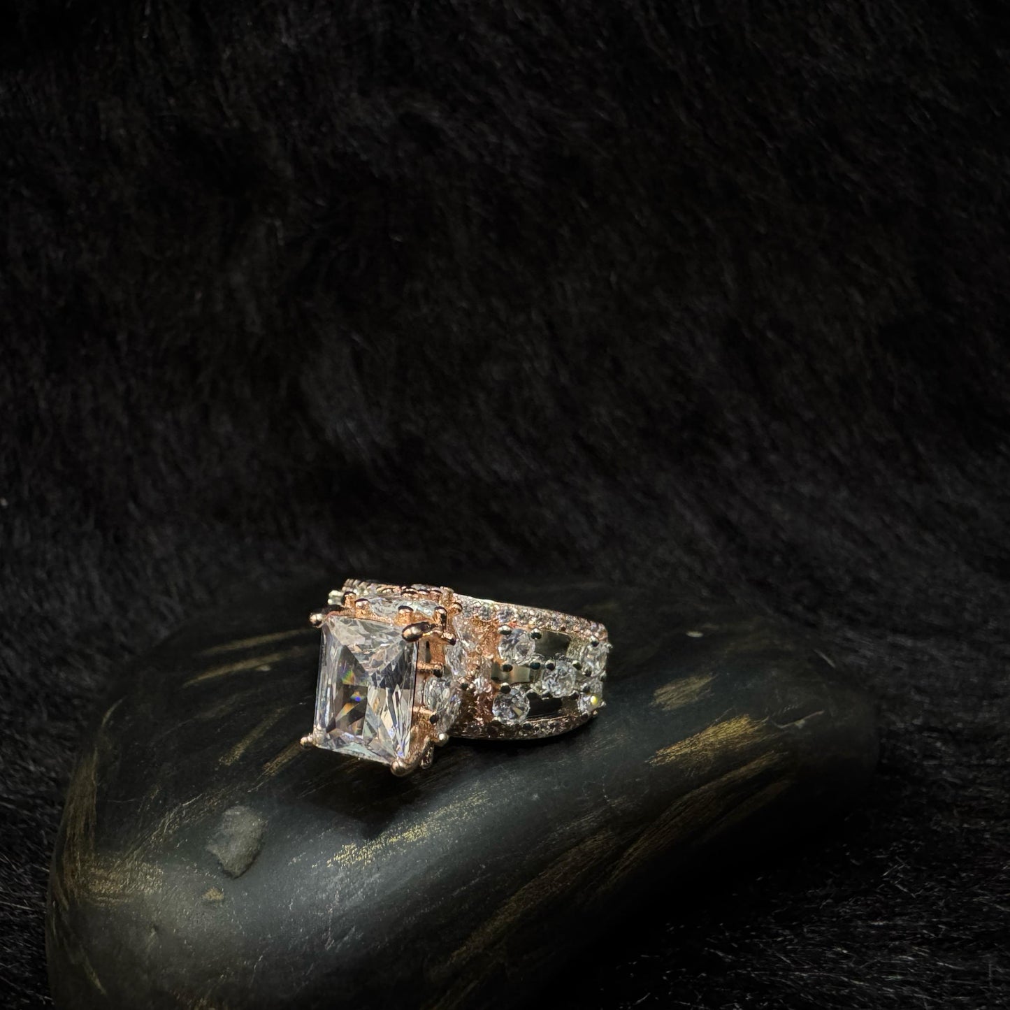 Queen Ring