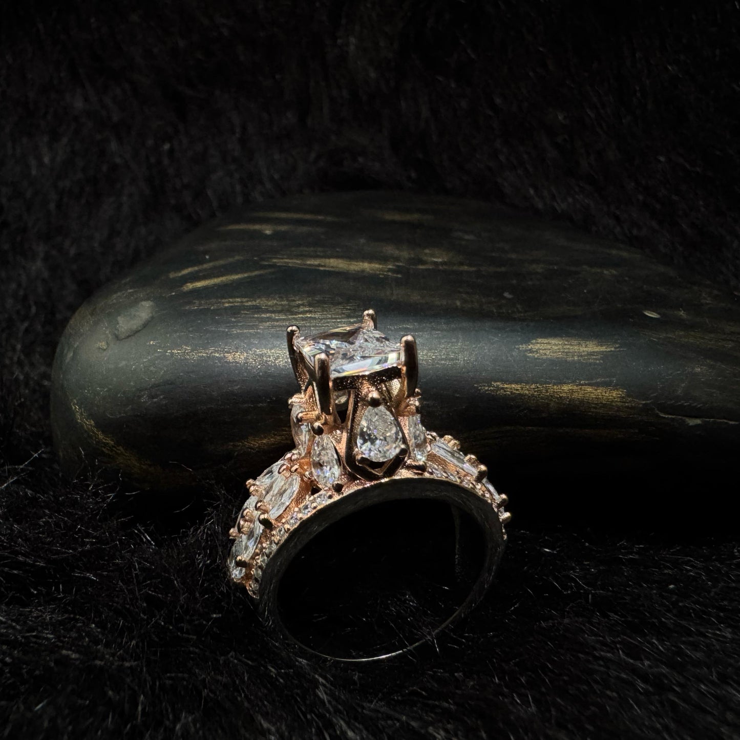 Queen Ring